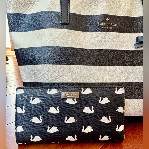 LOW START Kate Spade leather Tote with Bi-Fold Wallet Included! - Picture 12 of 14